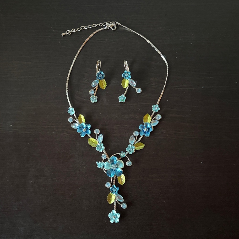 Wire Necklace Earrings Set Blue